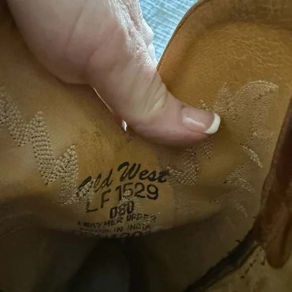 Old West Leather Cowboy Boots - Picture 5 of 6